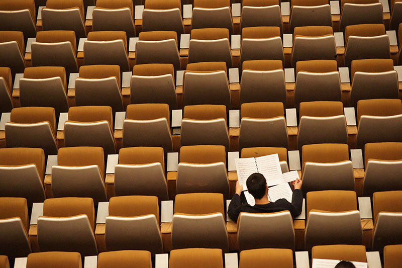 The Fall Quarter completes successfully