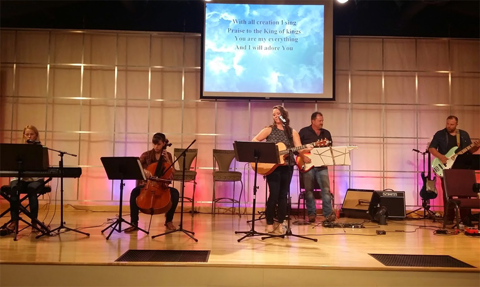 Chapel Worship Team provides worship service online